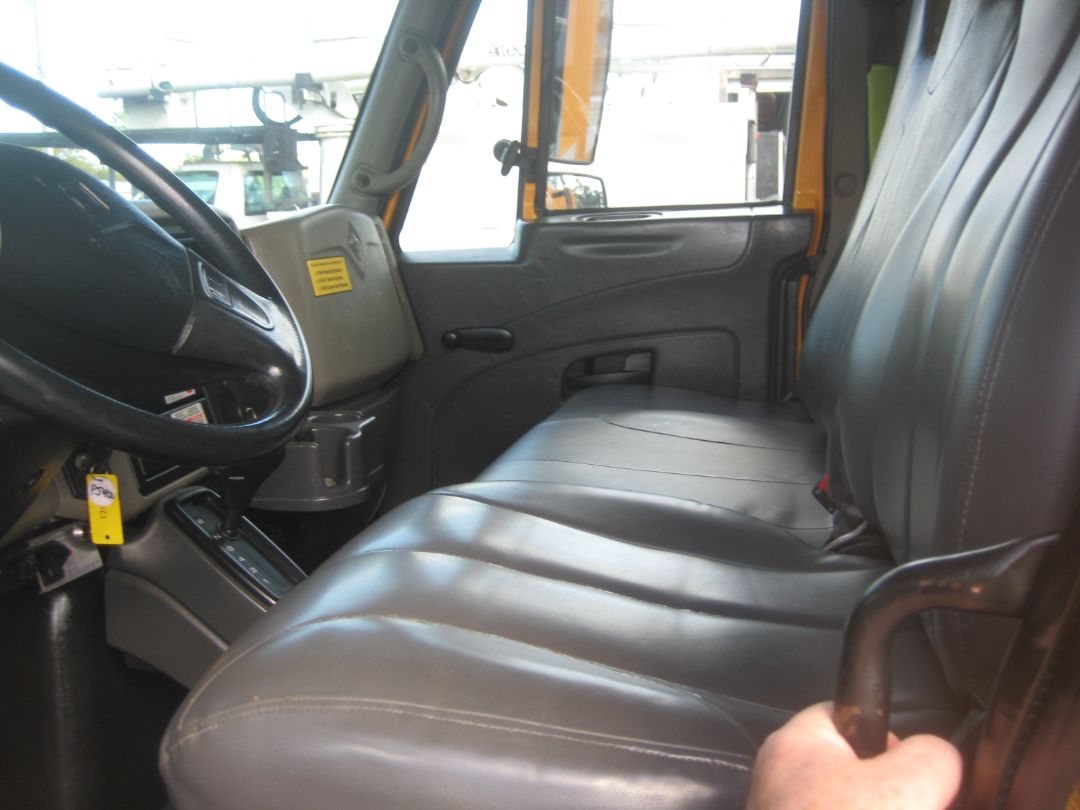 2011 INTERNATIONAL DuraStar 4300 - Image 6